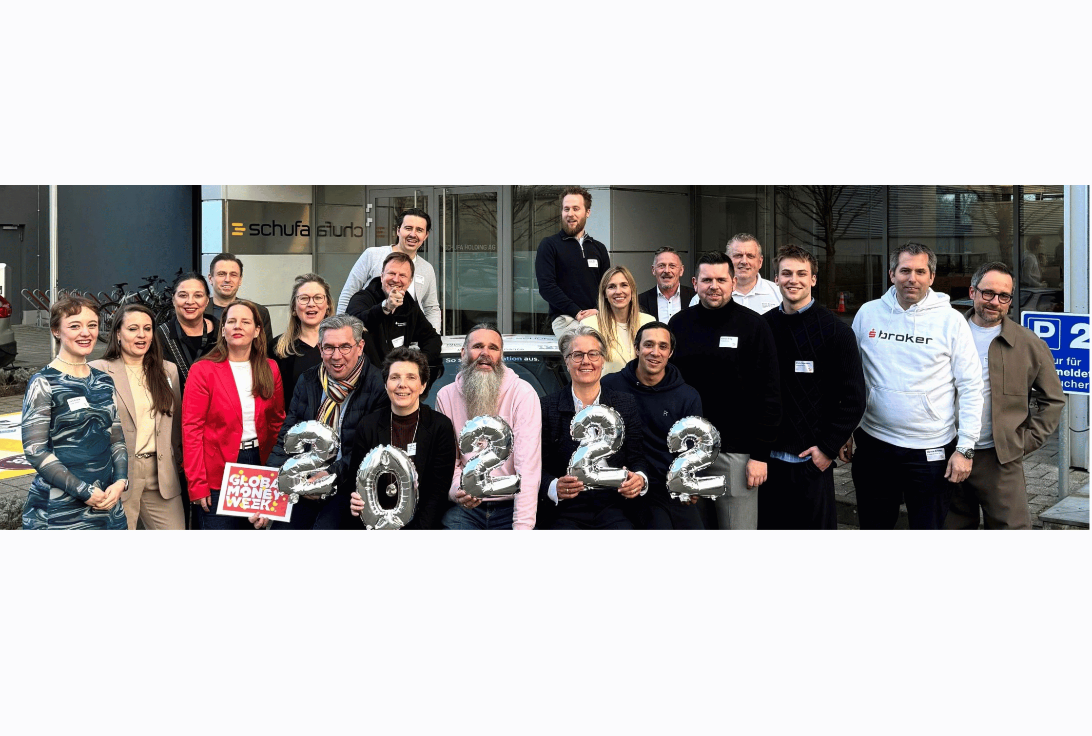 2026-03-17-Foto-Spendenuebergabe-FinanceFriends 3.333 € für frühe Werte- und Finanzbildung